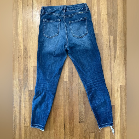 KanCan | Women’s blue jeans with distressed hem at ankles - Picture 13 of 16